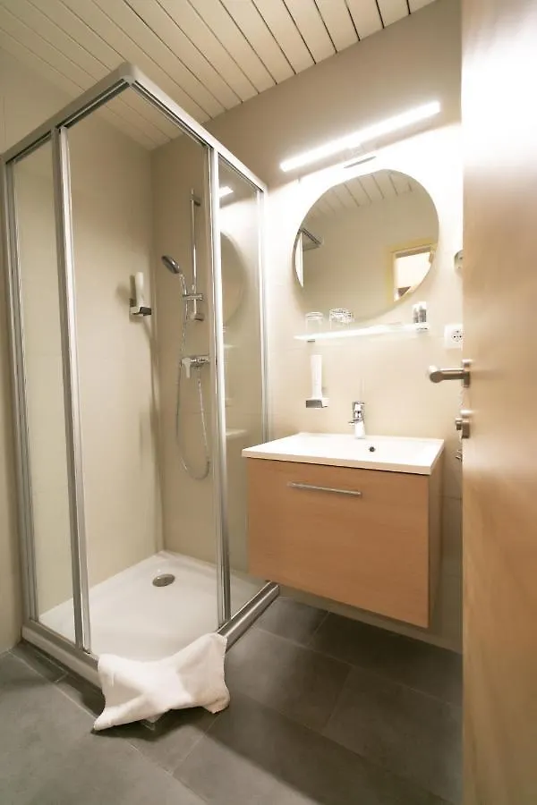 *** Hotel Das Reinisch Just Rooms Schwechat Österreich