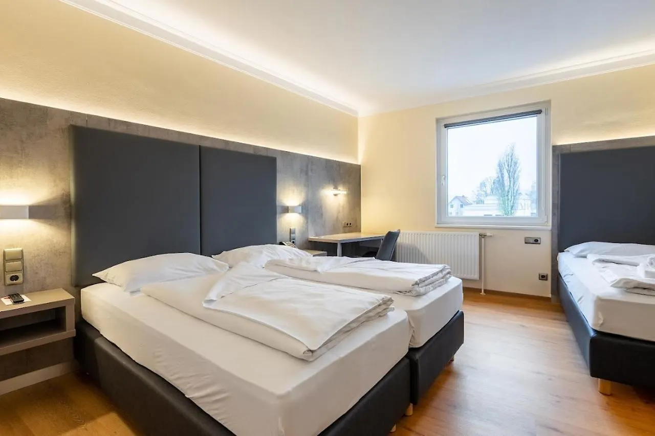 *** Hotel Das Reinisch Just Rooms Schwechat Österreich