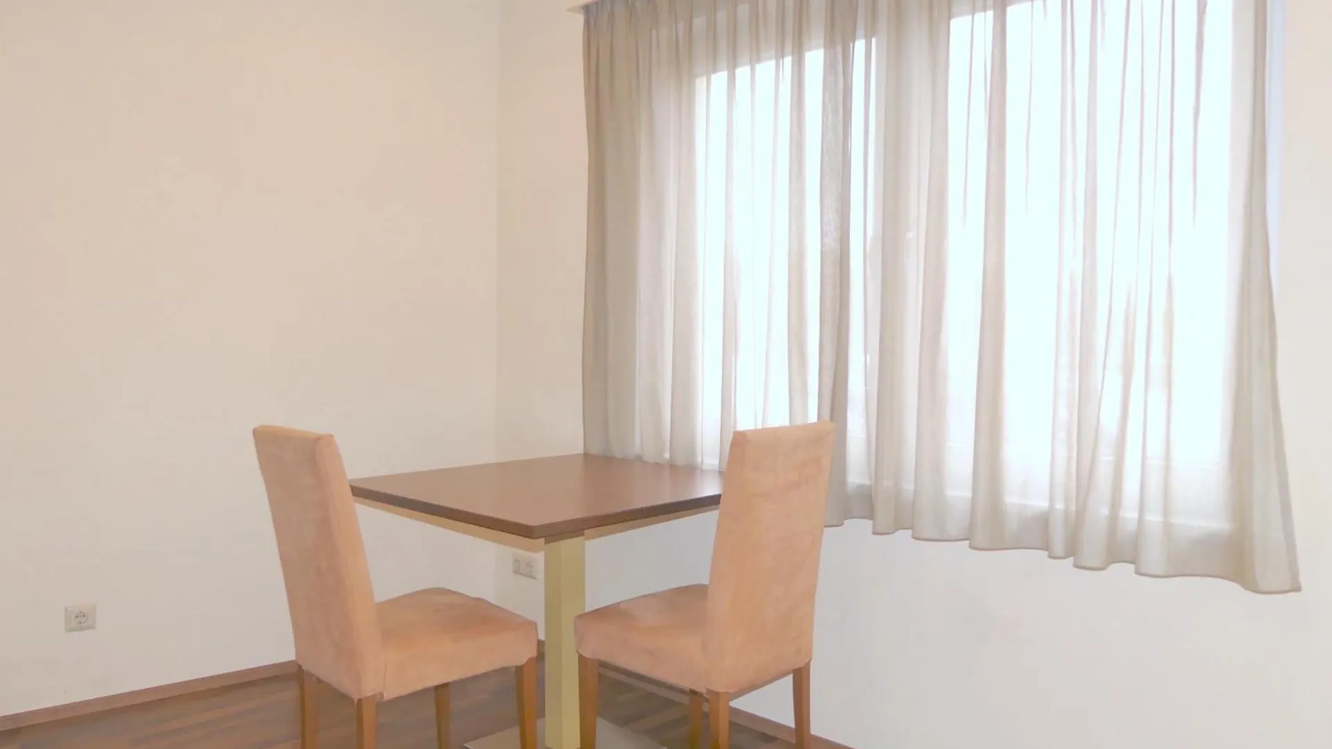 Das Reinisch Just Rooms Schwechat Hotel