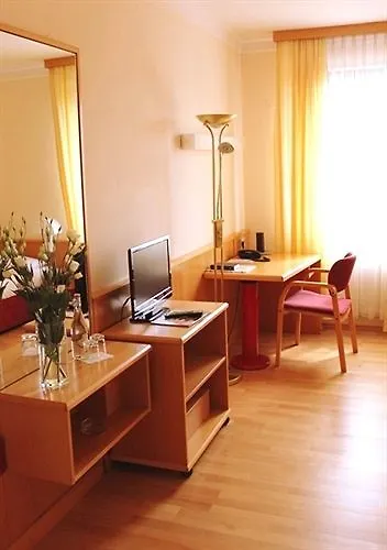 Das Reinisch Just Rooms Schwechat Hotel