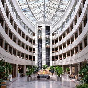 sofitel-luxembourg-europe.luxembourghotelsguide.com/