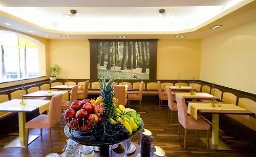 Das Reinisch Just Rooms Schwechat Austria